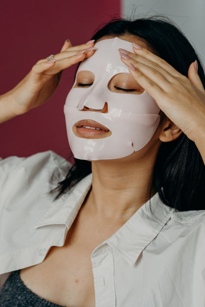 Applying the NOCTÉ veil in the evening ritual